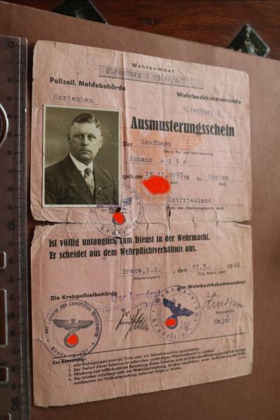 old Wehrmacht decommissioning certificate - Oldenburg - 1944